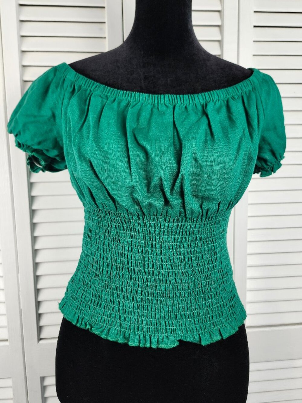 Guess Green Linen‑Blend Off‑Shoulder Smocked Top – Size Medium